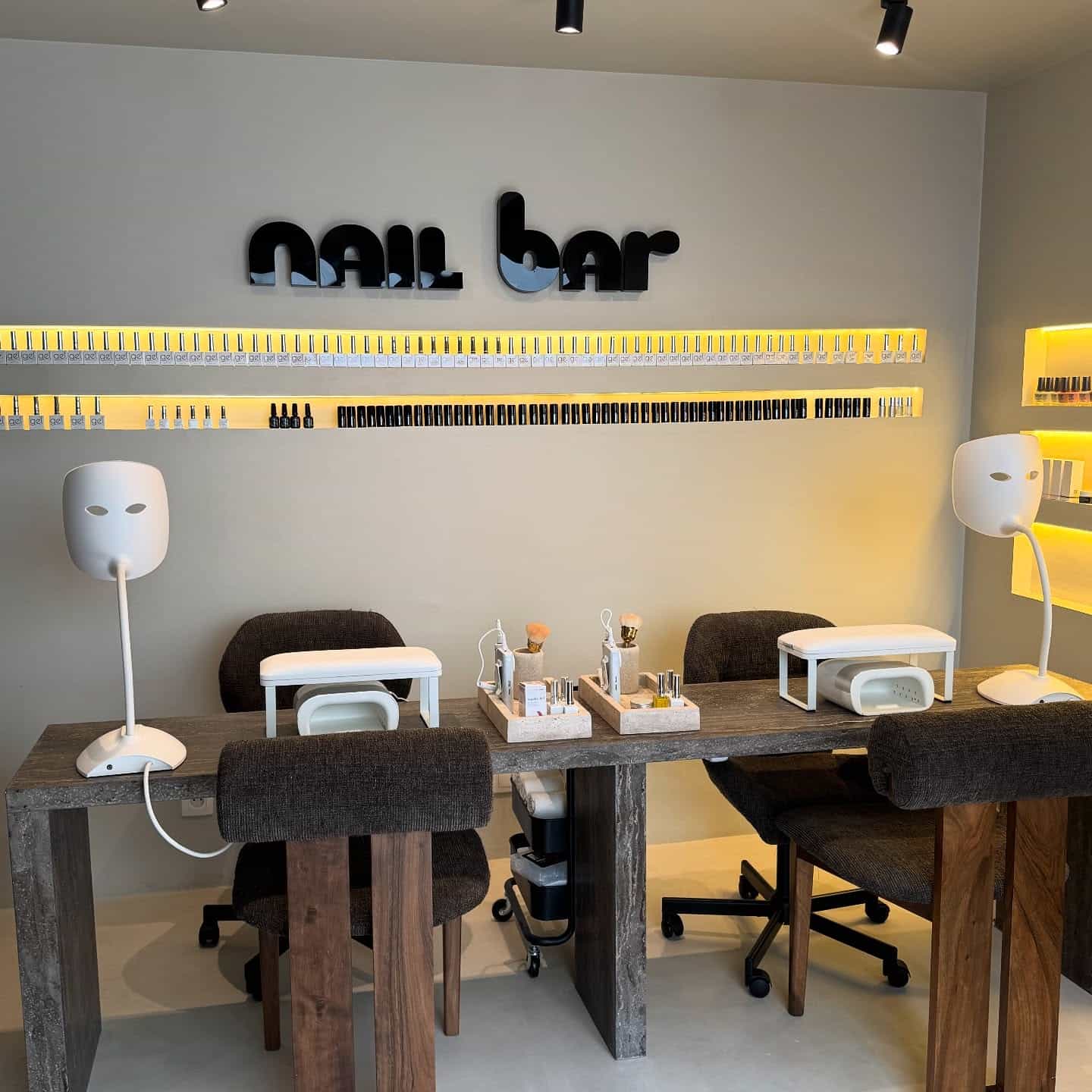 GLOW ROOM 2