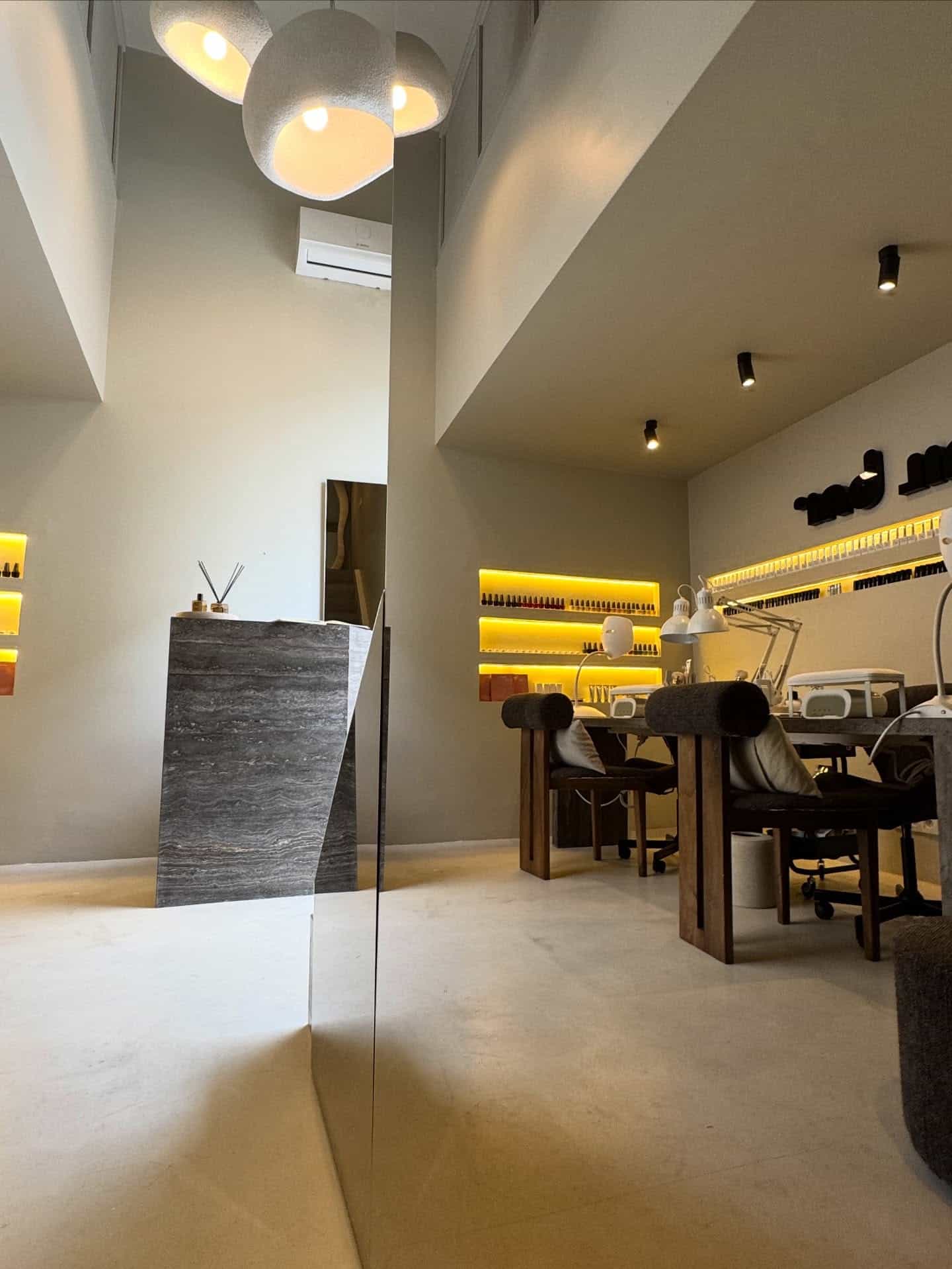 GLOW ROOM 3