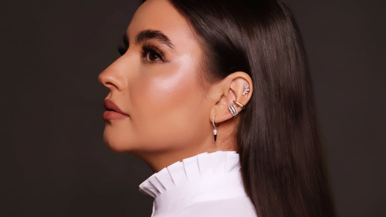 PIERCING LOUNGE by Donya